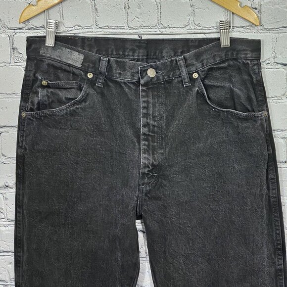 2/$30 Wrangler Rugged Wear Black Jeans Size 36 Classic Fit Denim - Picture 2 of 6